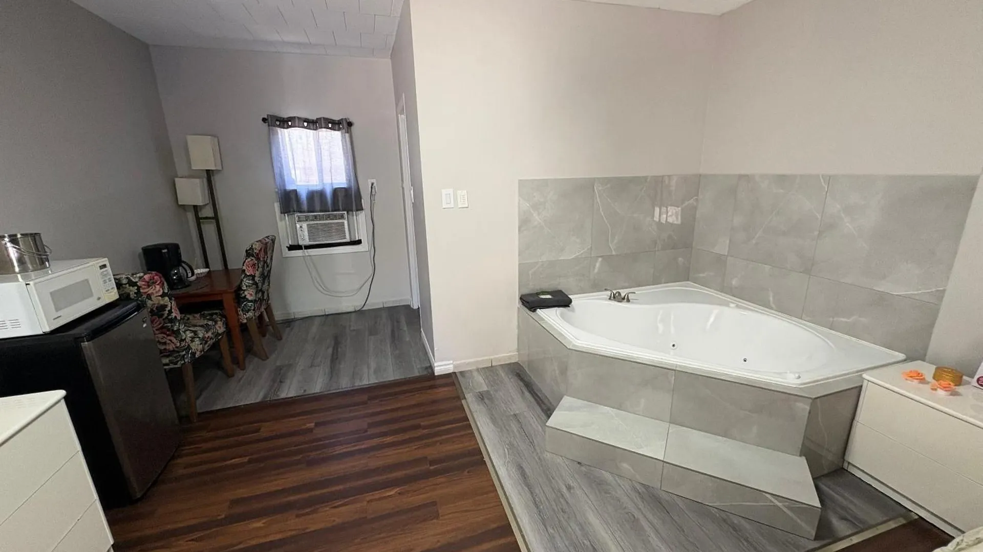 ** Motel Advance Inn Niagara Falls Canada